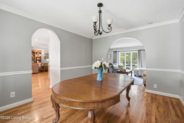 1205 Holsworth Ln, Louisville, KY 40222