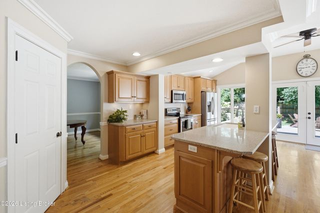 1205 Holsworth Ln, Louisville, KY 40222