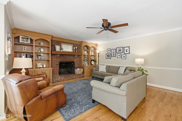 1205 Holsworth Ln, Louisville, KY 40222