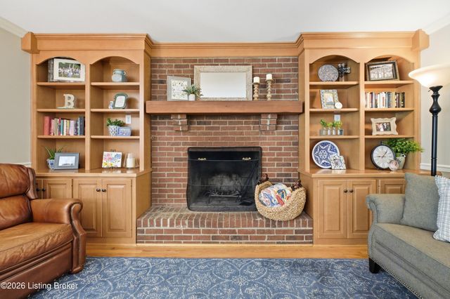 1205 Holsworth Ln, Louisville, KY 40222
