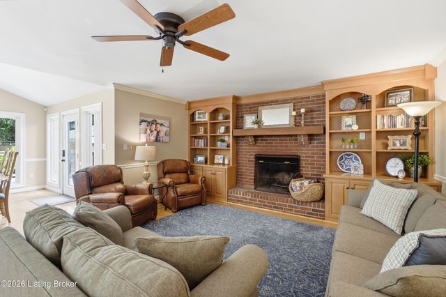 1205 Holsworth Ln, Louisville, KY 40222
