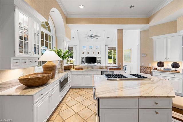 9959 Brassie BEND, Naples, FL 34108