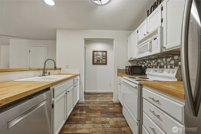 6005 Merlot Lane SE, Lacey, WA 98513