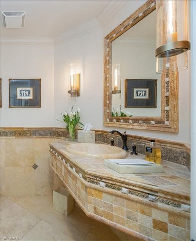 285 Grande WAY 706, Naples, FL 34110