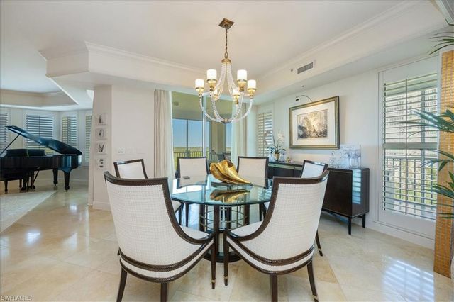 285 Grande WAY 706, Naples, FL 34110