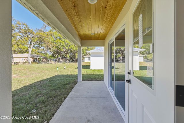 5812 Hammock Street, Mims, FL 32754