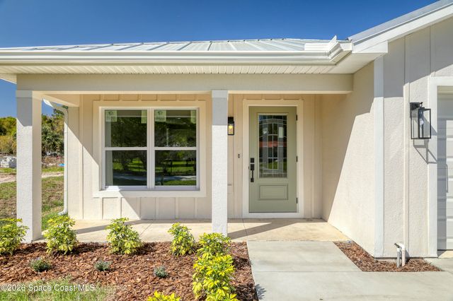 5812 Hammock Street, Mims, FL 32754