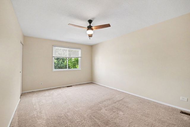 43 Stonefield Drive, Glendale Heights, IL 60139