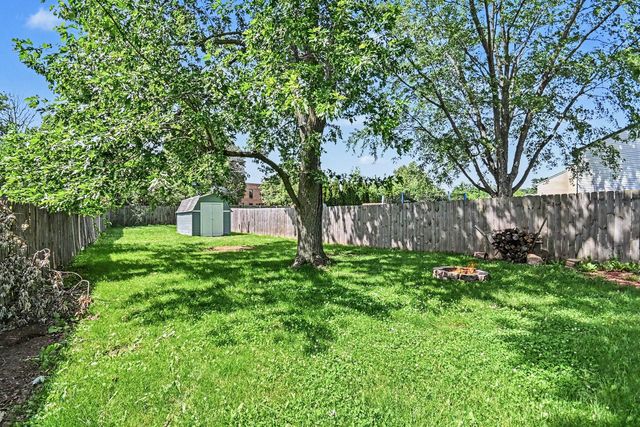 43 Stonefield Drive, Glendale Heights, IL 60139