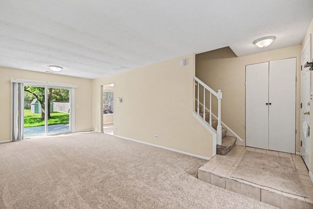 43 Stonefield Drive, Glendale Heights, IL 60139