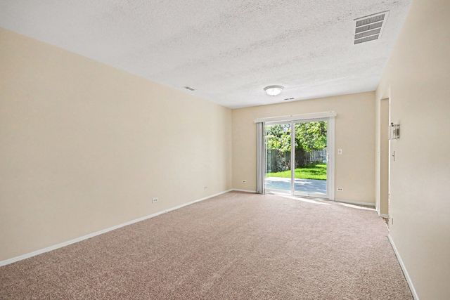 43 Stonefield Drive, Glendale Heights, IL 60139