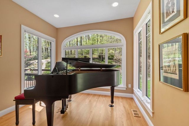 26 Corn Road, Bolton, MA 01740