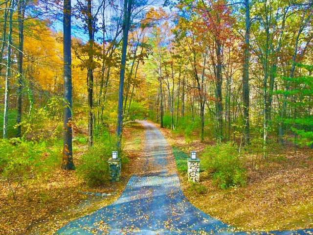 26 Corn Road, Bolton, MA 01740