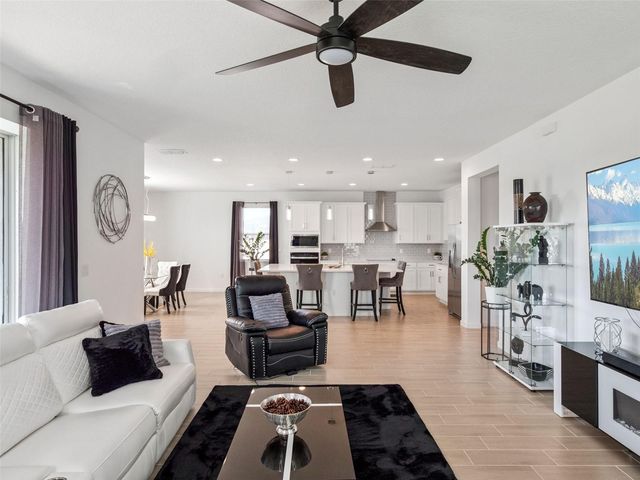 591 VIA BELLA COURT, Howey In The Hills, FL 34737