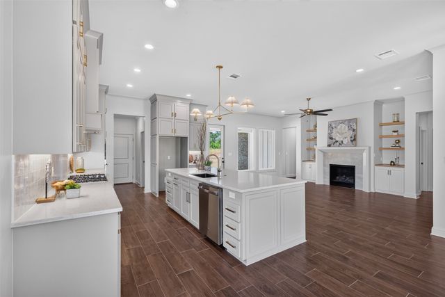 204 St Andrews Lane, Benton, LA 71006