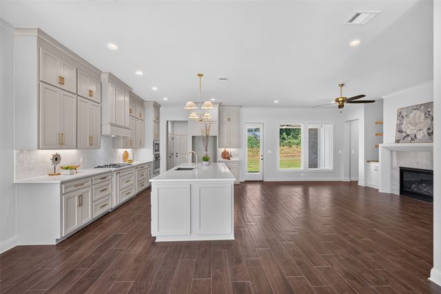 204 St Andrews Lane, Benton, LA 71006