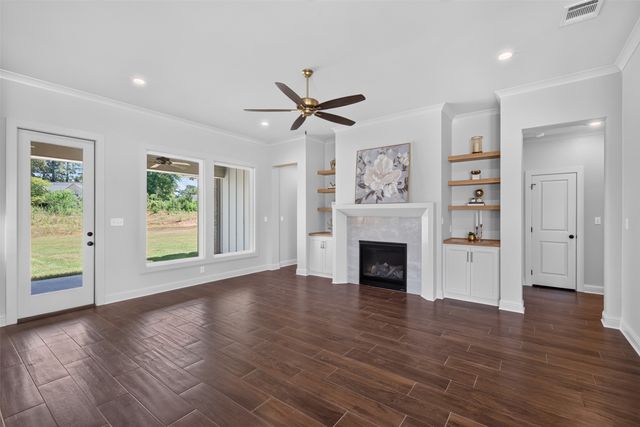 204 St Andrews Lane, Benton, LA 71006