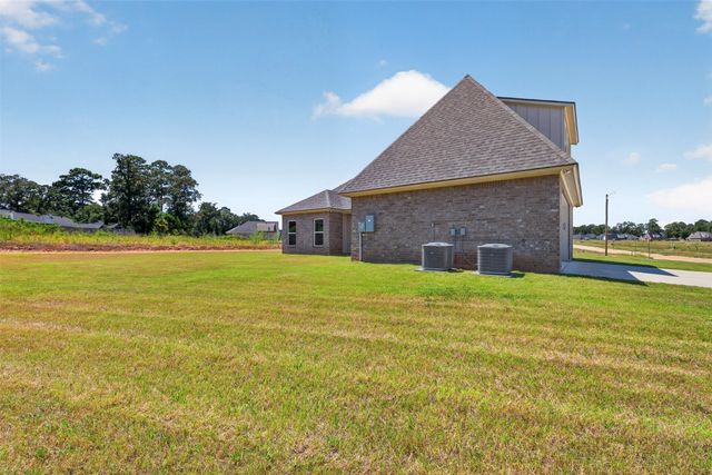 204 St Andrews Lane, Benton, LA 71006