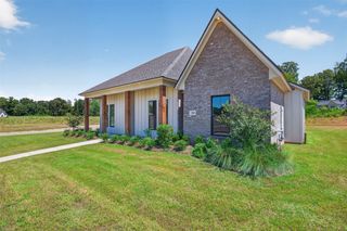 204 St Andrews Lane, Benton, LA 71006