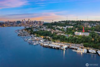 2565 Dexter Avenue N #303, Seattle, WA 98109