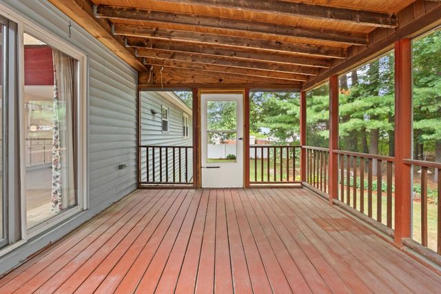 18 Dunloggin Road, Nashua, NH 03063