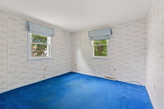 18 Dunloggin Road, Nashua, NH 03063