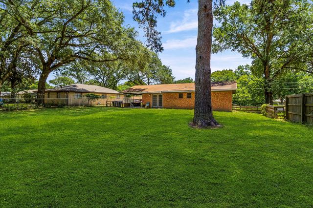 235 Crestway Street, Trinity, TX 75862