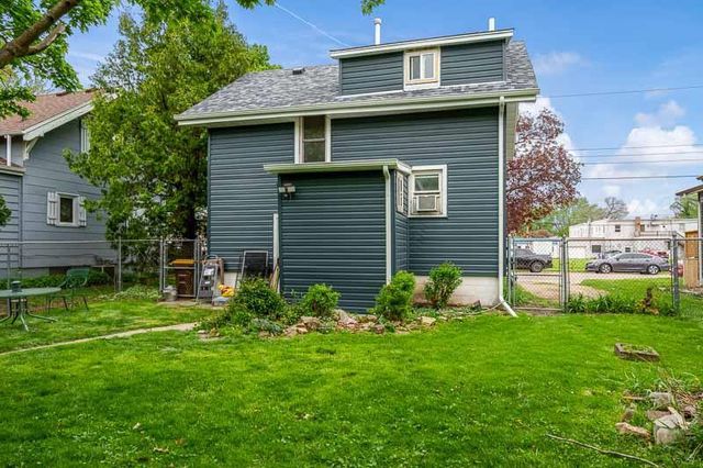541 Roscoe Avenue, South Beloit, IL 61080