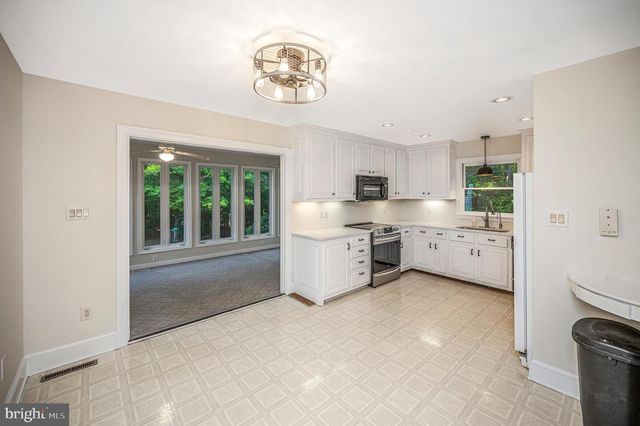 15295 TODD LN, Doswell, VA 23047