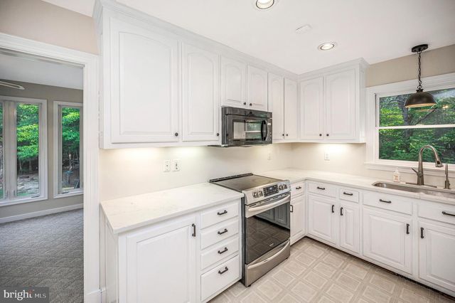 15295 TODD LN, Doswell, VA 23047