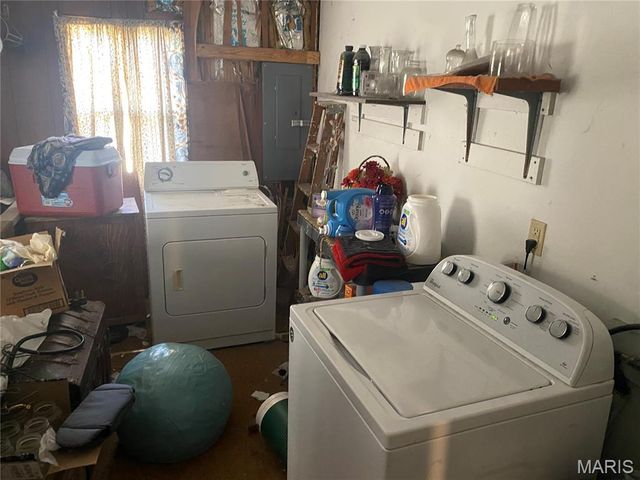 305 E 2nd Street, New London, MO 63459