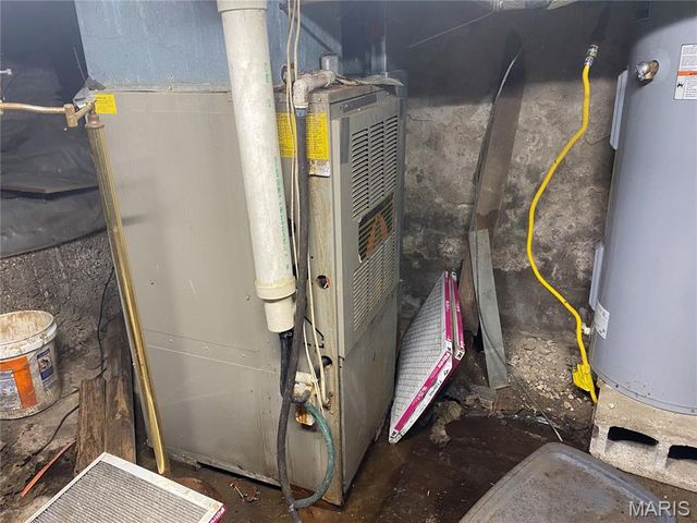 305 E 2nd Street, New London, MO 63459