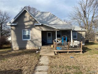 305 E 2nd Street, New London, MO 63459