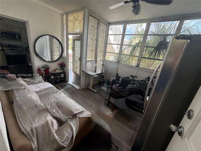 141 NE 10th Ave 17B, Hallandale Beach, FL 33009