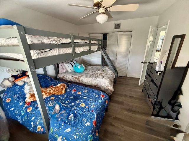 141 NE 10th Ave 17B, Hallandale Beach, FL 33009