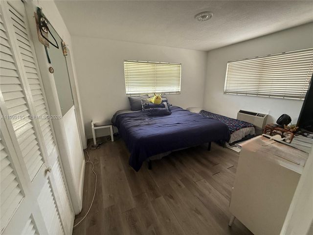 141 NE 10th Ave 17B, Hallandale Beach, FL 33009