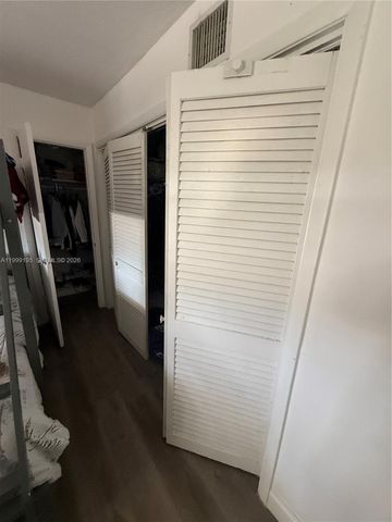 141 NE 10th Ave 17B, Hallandale Beach, FL 33009