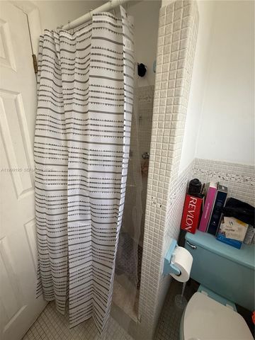 141 NE 10th Ave 17B, Hallandale Beach, FL 33009