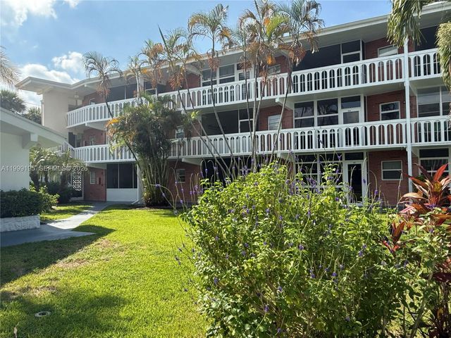 141 NE 10th Ave 17B, Hallandale Beach, FL 33009