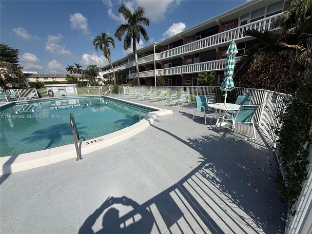 141 NE 10th Ave 17B, Hallandale Beach, FL 33009