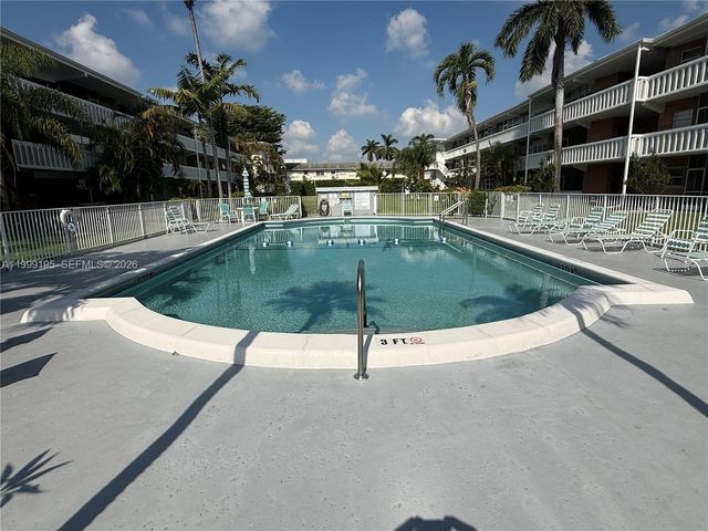 141 NE 10th Ave 17B, Hallandale Beach, FL 33009