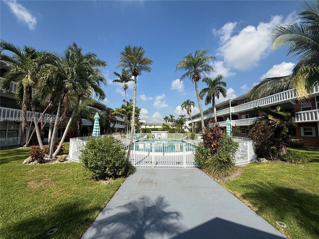 141 NE 10th Ave 17B, Hallandale Beach, FL 33009