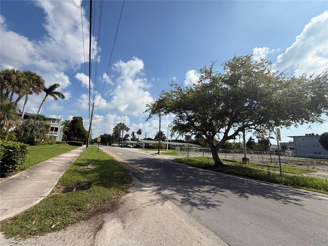 141 NE 10th Ave 17B, Hallandale Beach, FL 33009