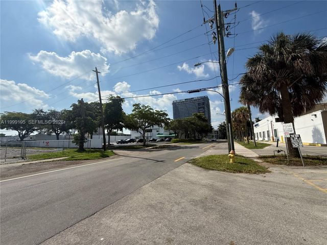 141 NE 10th Ave 17B, Hallandale Beach, FL 33009