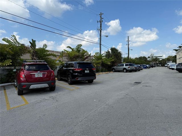 141 NE 10th Ave 17B, Hallandale Beach, FL 33009