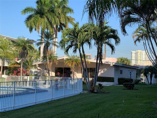 141 NE 10th Ave 17B, Hallandale Beach, FL 33009