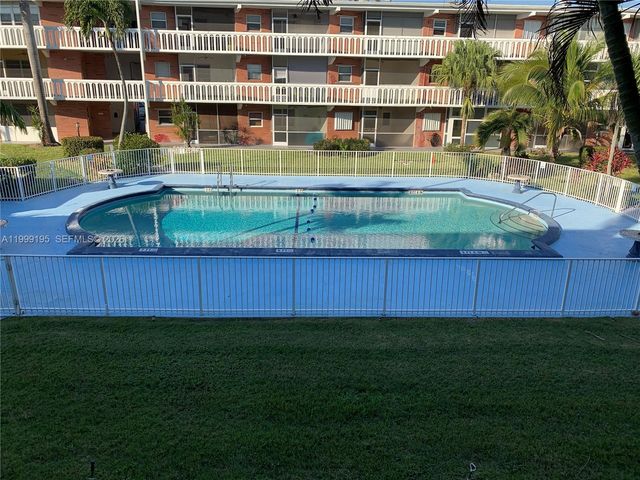 141 NE 10th Ave 17B, Hallandale Beach, FL 33009