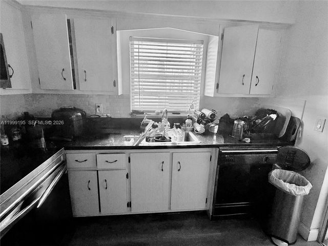 141 NE 10th Ave 17B, Hallandale Beach, FL 33009