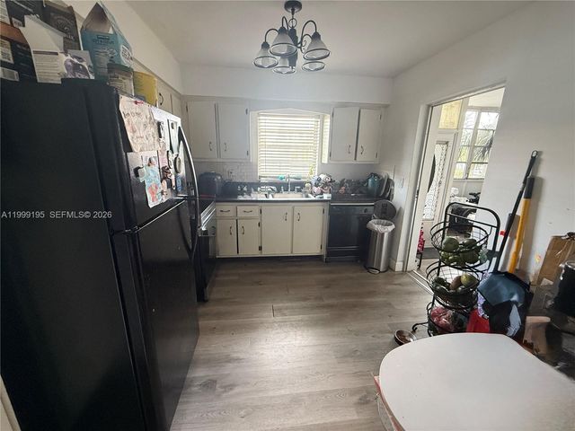 141 NE 10th Ave 17B, Hallandale Beach, FL 33009