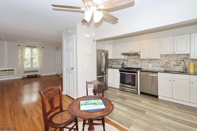 43 Parkway Village, Cranford Twp., NJ 07016